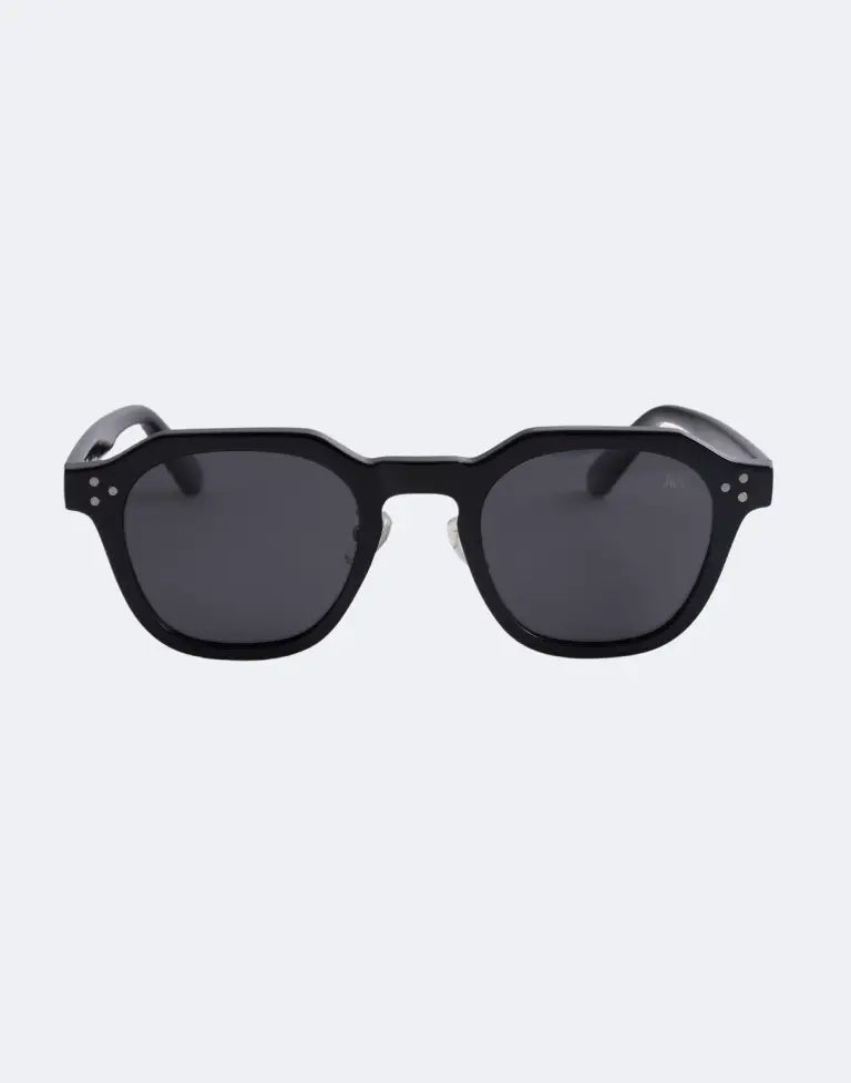 VEGA BLACK