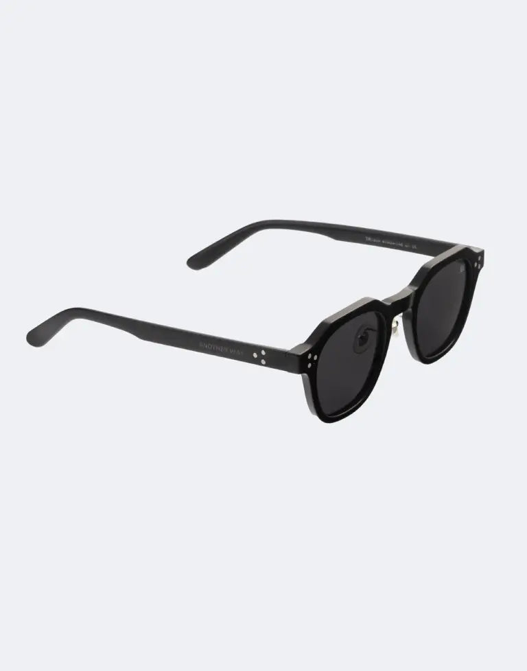 VEGA BLACK